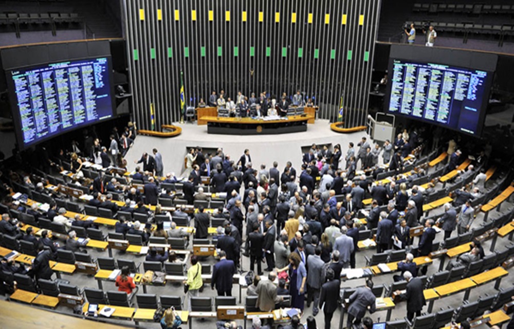 Ir para  <p>O Senado aprovou ontem &nbsp;(29) em primeiro turno o texto-base da proposta de emenda &agrave; Constitui&ccedil;&atilde;o (<a href="http://www25.senado.leg.br/web/atividade/materias/-/materia/127337">PEC...